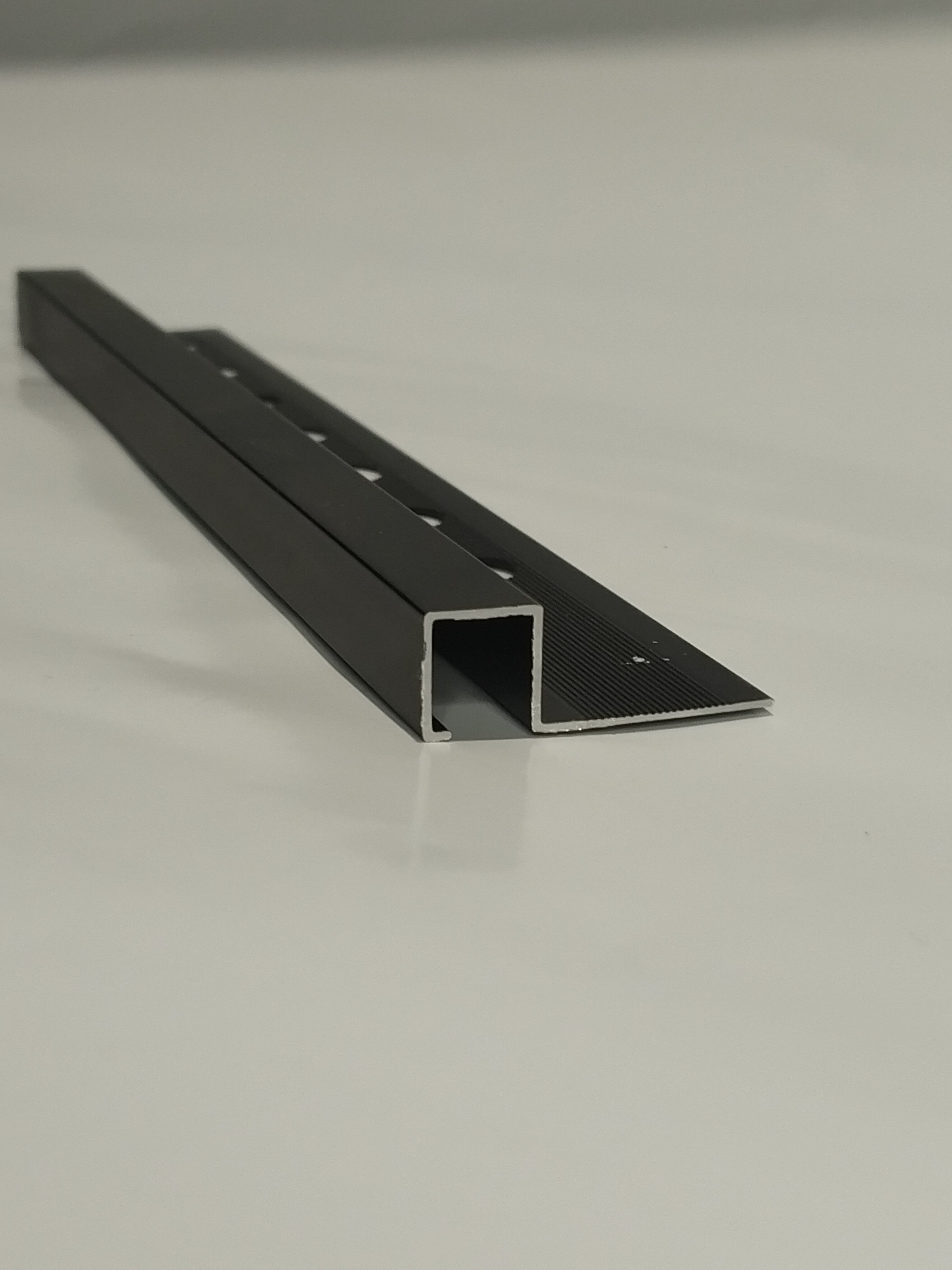 TP Xby-01A Blk Aluminium Square Edge Trim 10mm