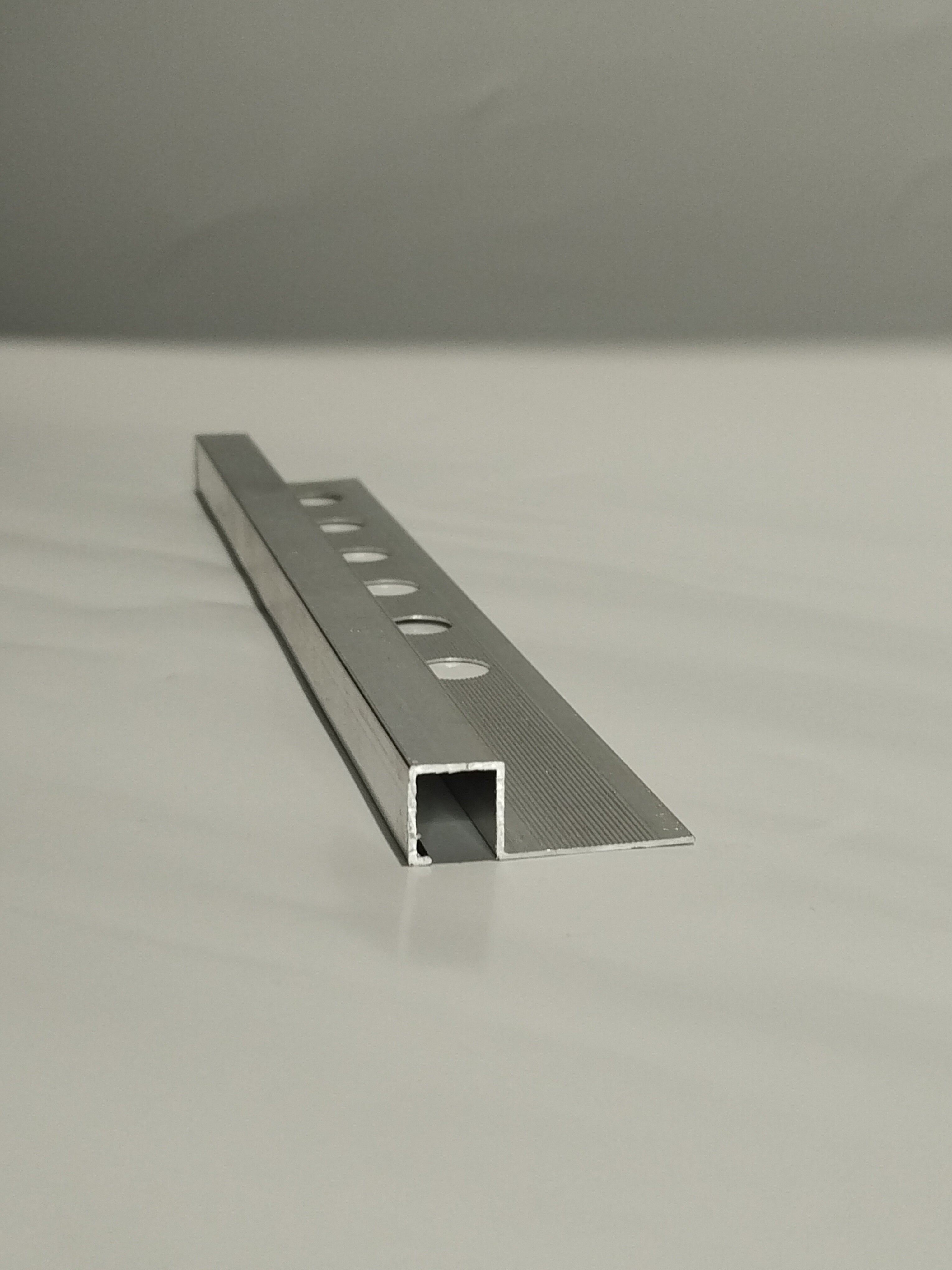 TP Xby-F28 Nat Aluminium Square Edge Trim 12mm