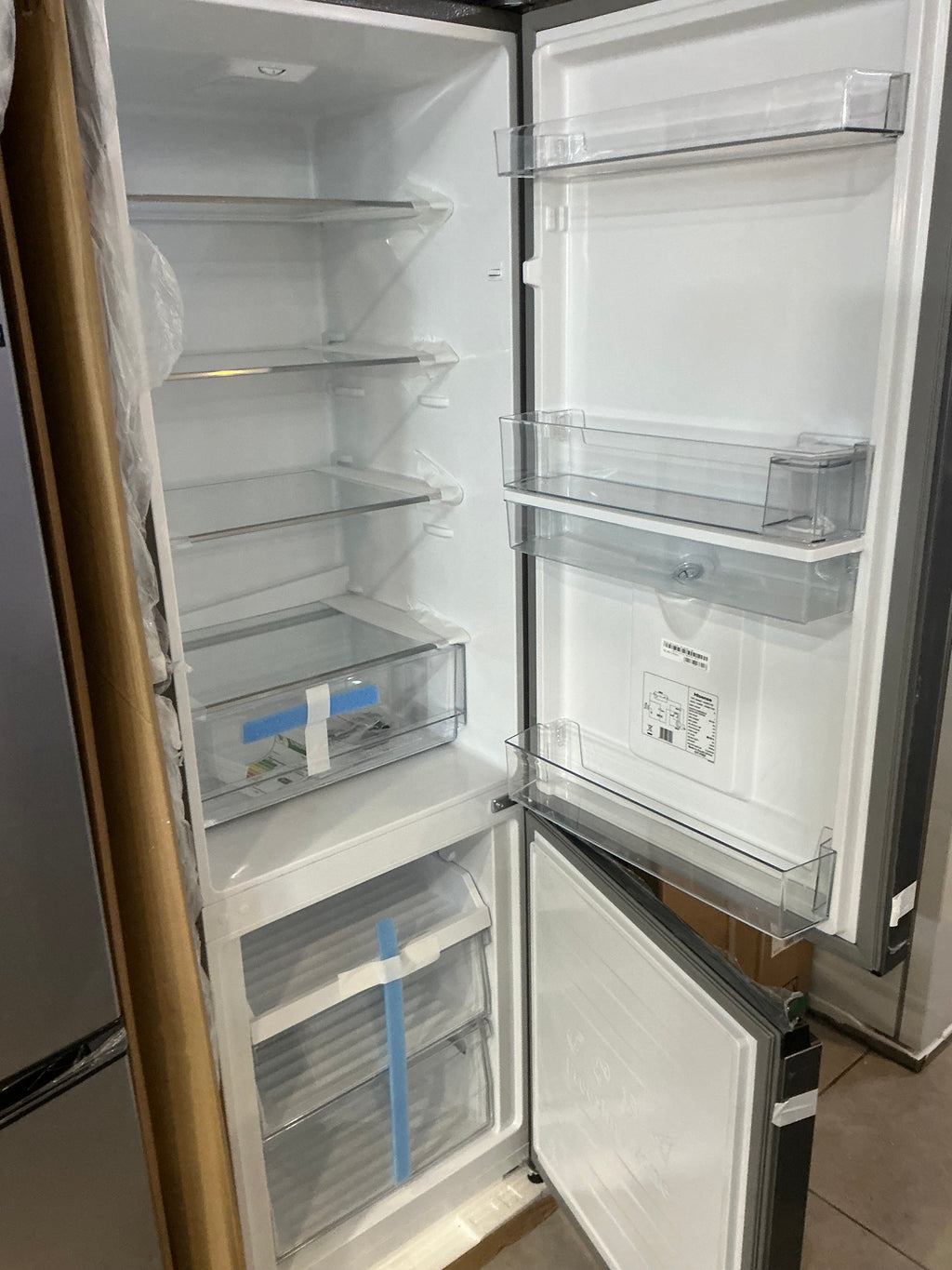 MIDEA FROST FREE FRIDGE/ FREEZER W2634 HD-359RWEN 262 LITRES NEW R6300