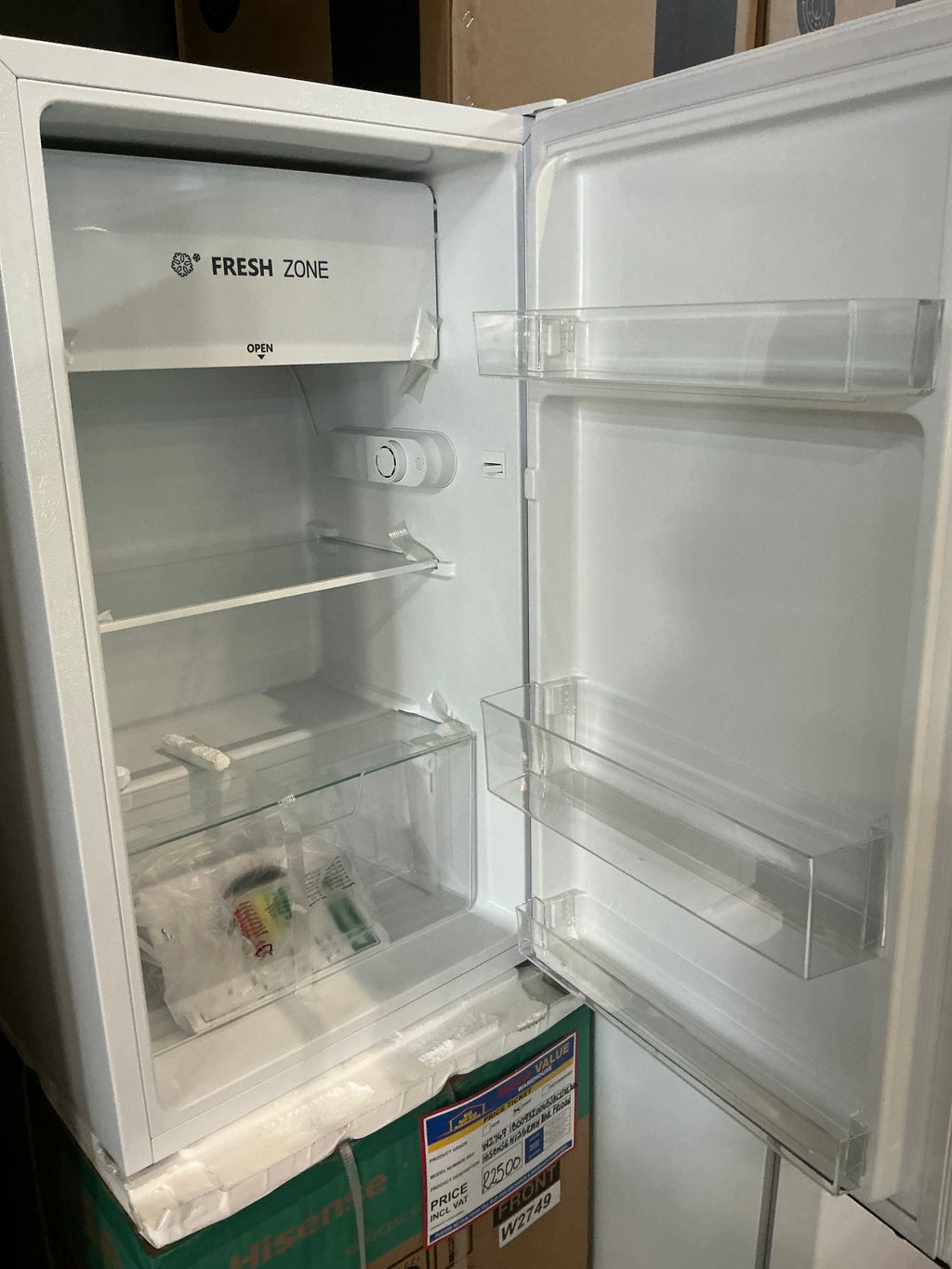HISENSE BAR FRIDGE 92 LITRES W2744 WHITE NEW R2500