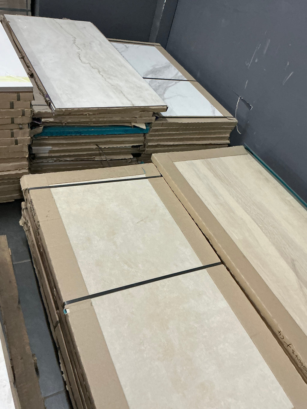 MIXED COLORS/ MIXED PATTERNS PORCELAIN TILES  R48.00 M2- SIZE 600 x 1200