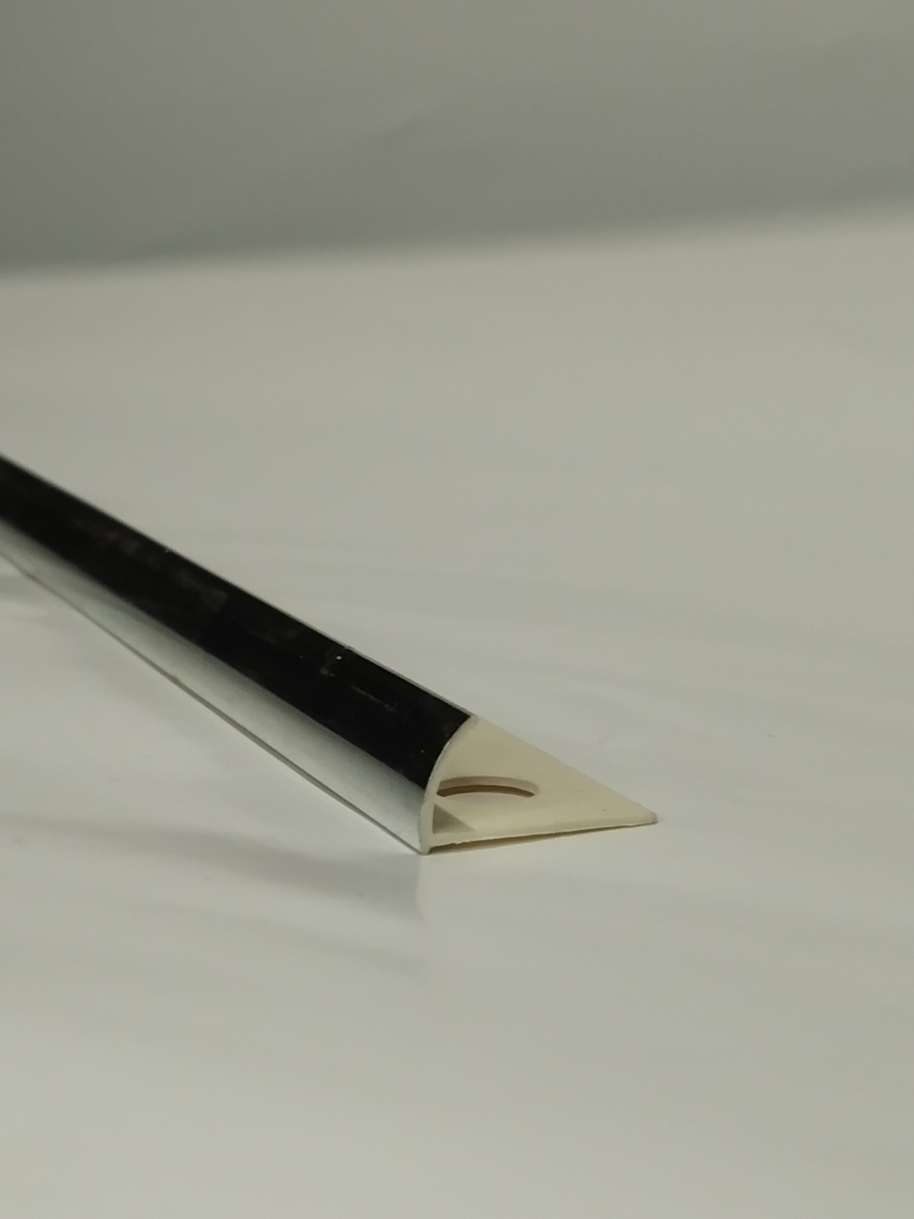 TP Pvc Silver Round Edge Trim 10mm