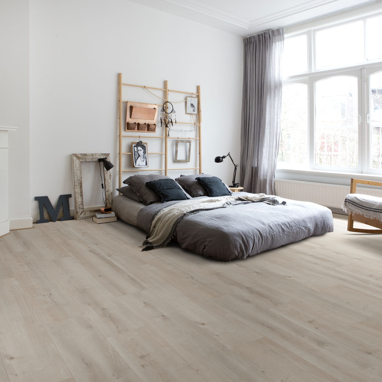 Vibrance V4 Laminate Floor Loft Oak 32/AC4 (1261x244/8mm) 2.179m2/Box
